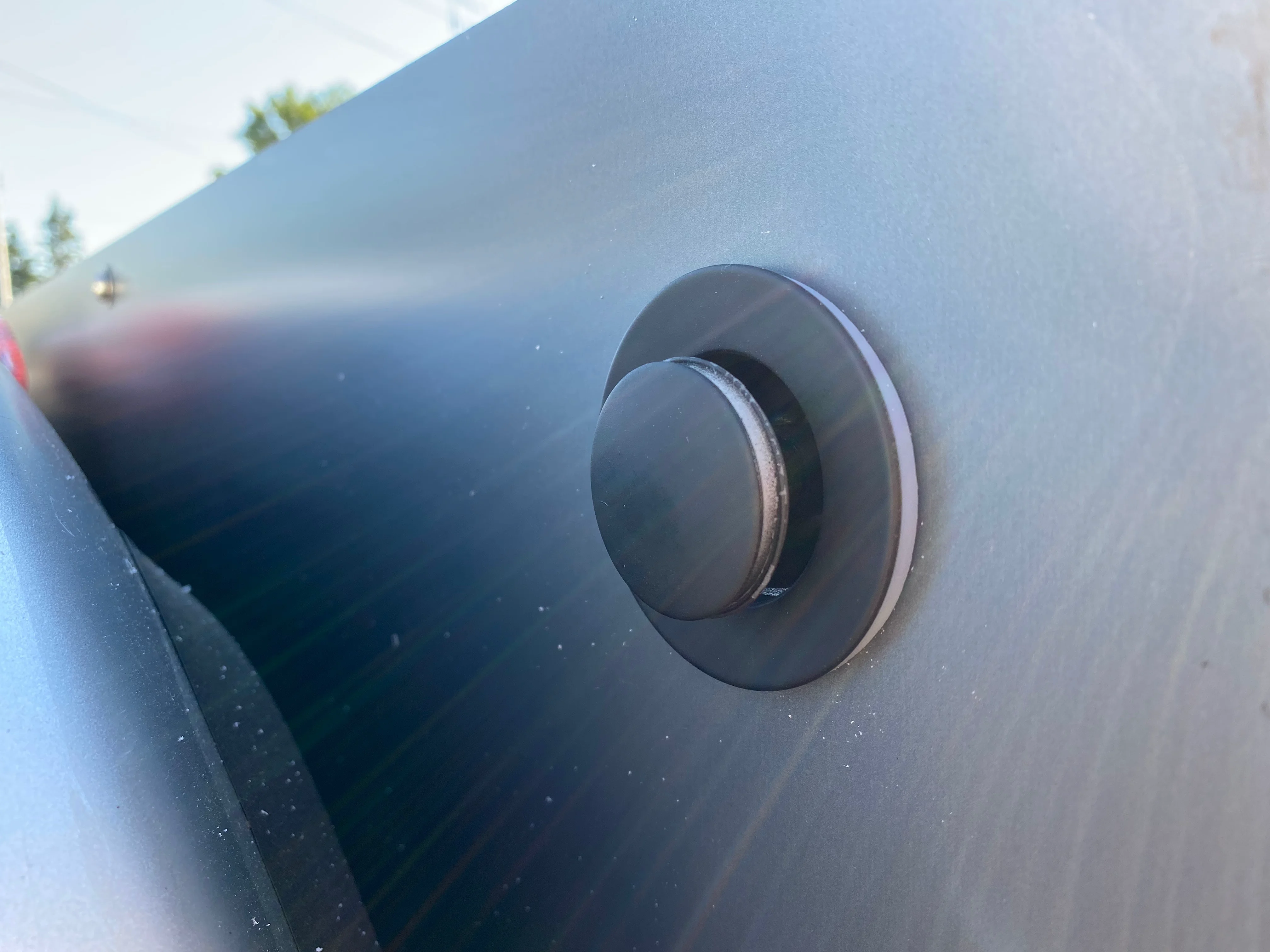 Positive pressure system vent in open position